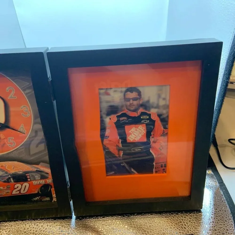 NASCAR #20 Tony Stewart Picture Frame & Clock Gift Set 9.5